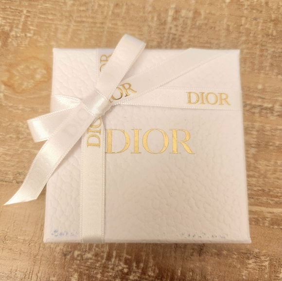 AUTHENTIC DIOR CODE EARRINGS - Picture 3 of 7